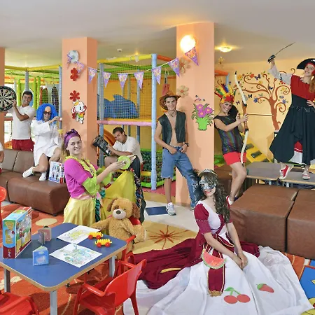 Üdülőközpont Sol Palace