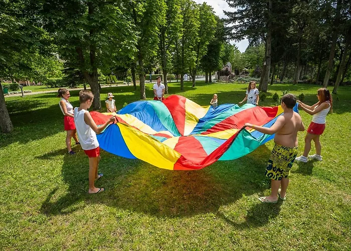 度假村 Sol Palace 内塞伯尔