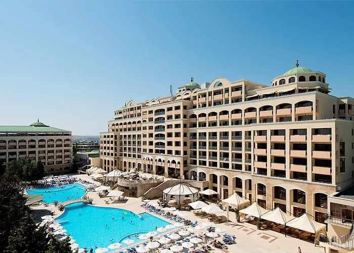 Sol Palace 内塞伯尔