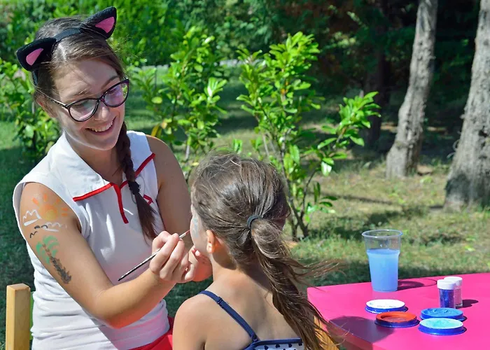 度假村 Sol Palace 内塞伯尔