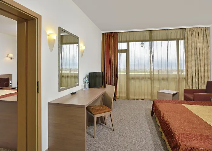 Sol Palace 内塞伯尔