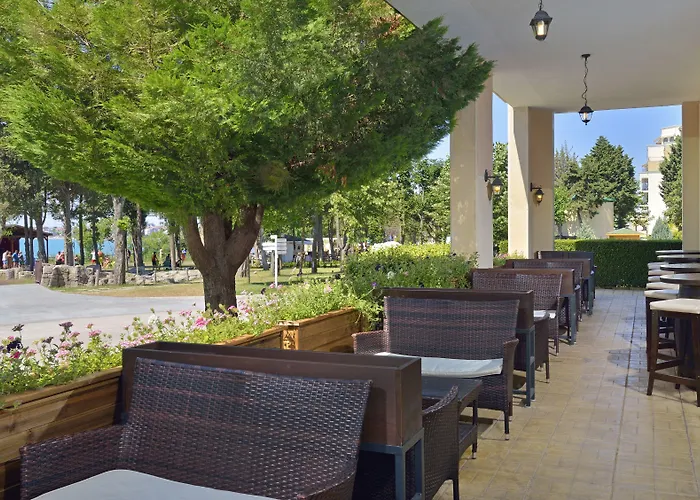 Sol Palace 度假村 内塞伯尔